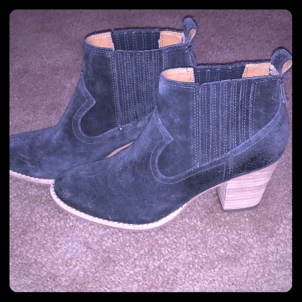 Dolce Vita Suede Grey/Blue booties